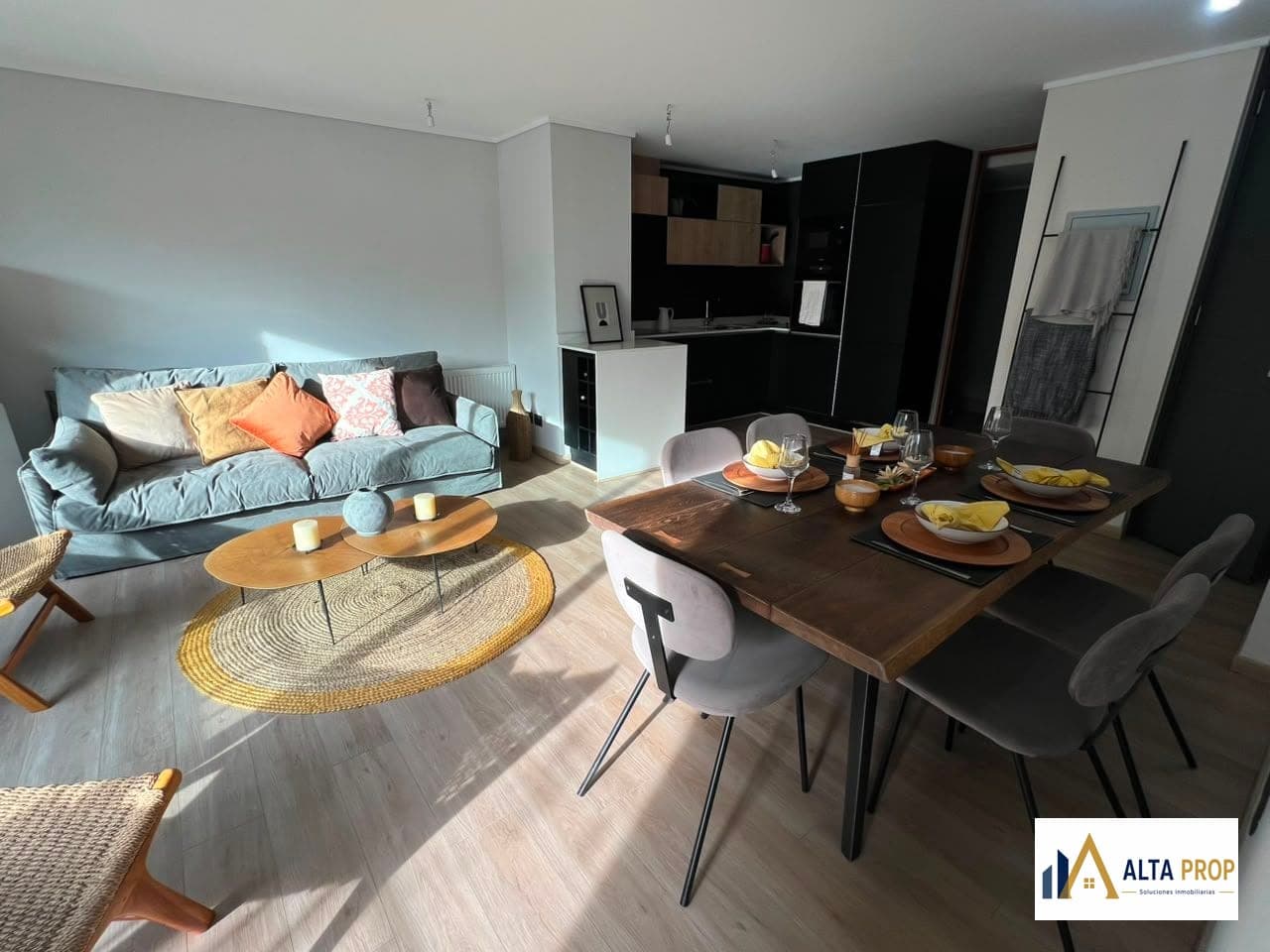 Triplex Nuevo 3D 3B con Patio — Providencia