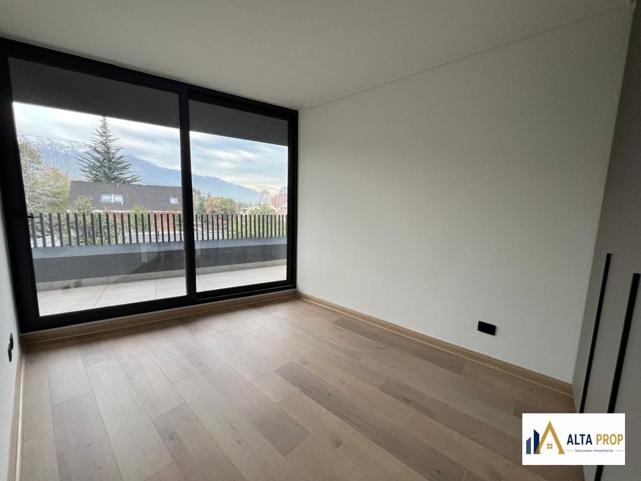 Depto Nuevo 3D 2B 100m² — Vitacura